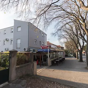 https://apartment-iris-zadar-23000.hotelinzadar.com
